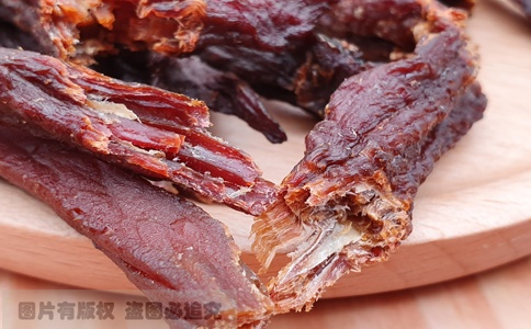 牛肉干发霉长毛了还能吃吗